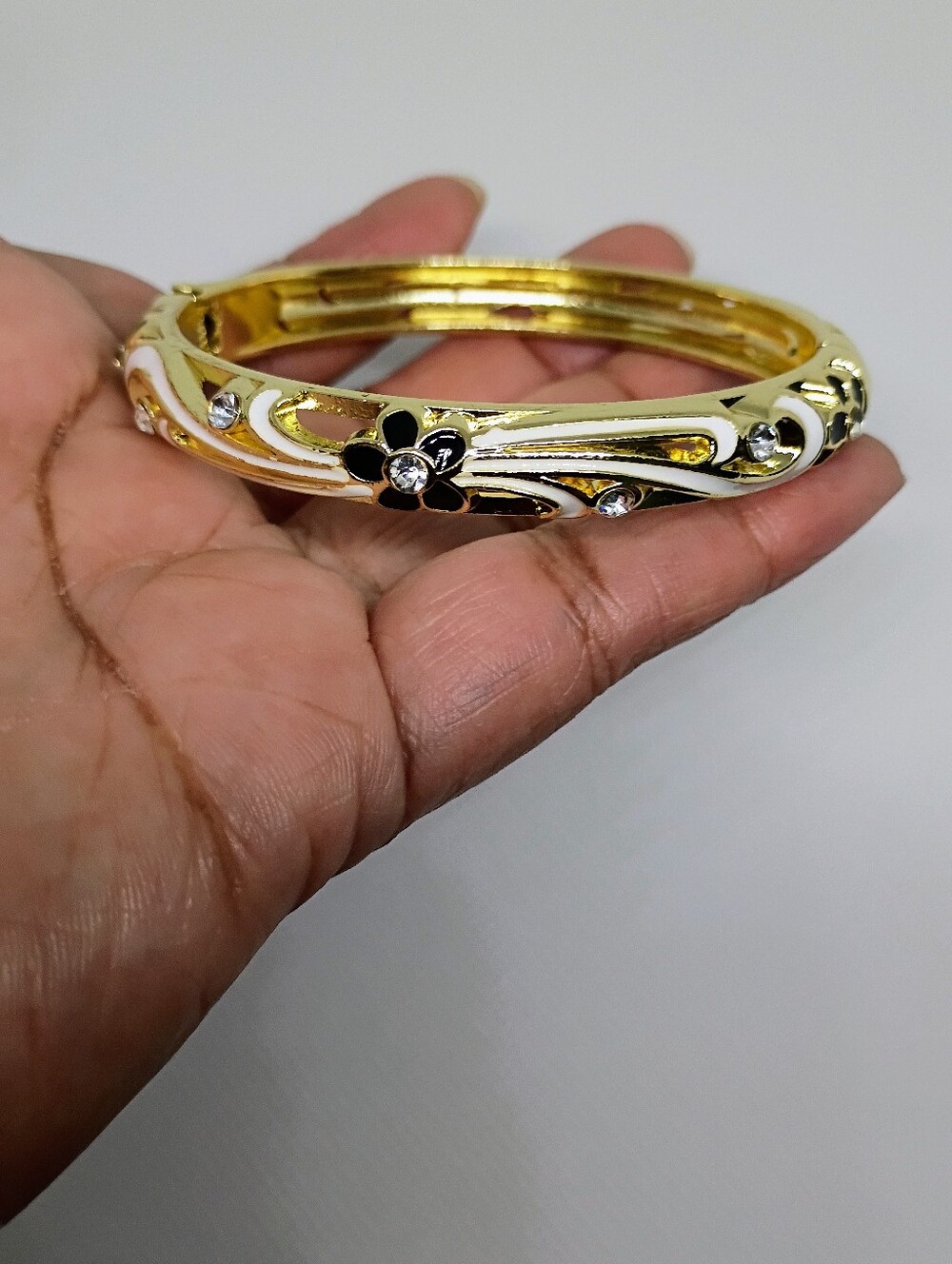 New Gold Tone Black/White Enamel Floral Hinged Bangle Bracelet